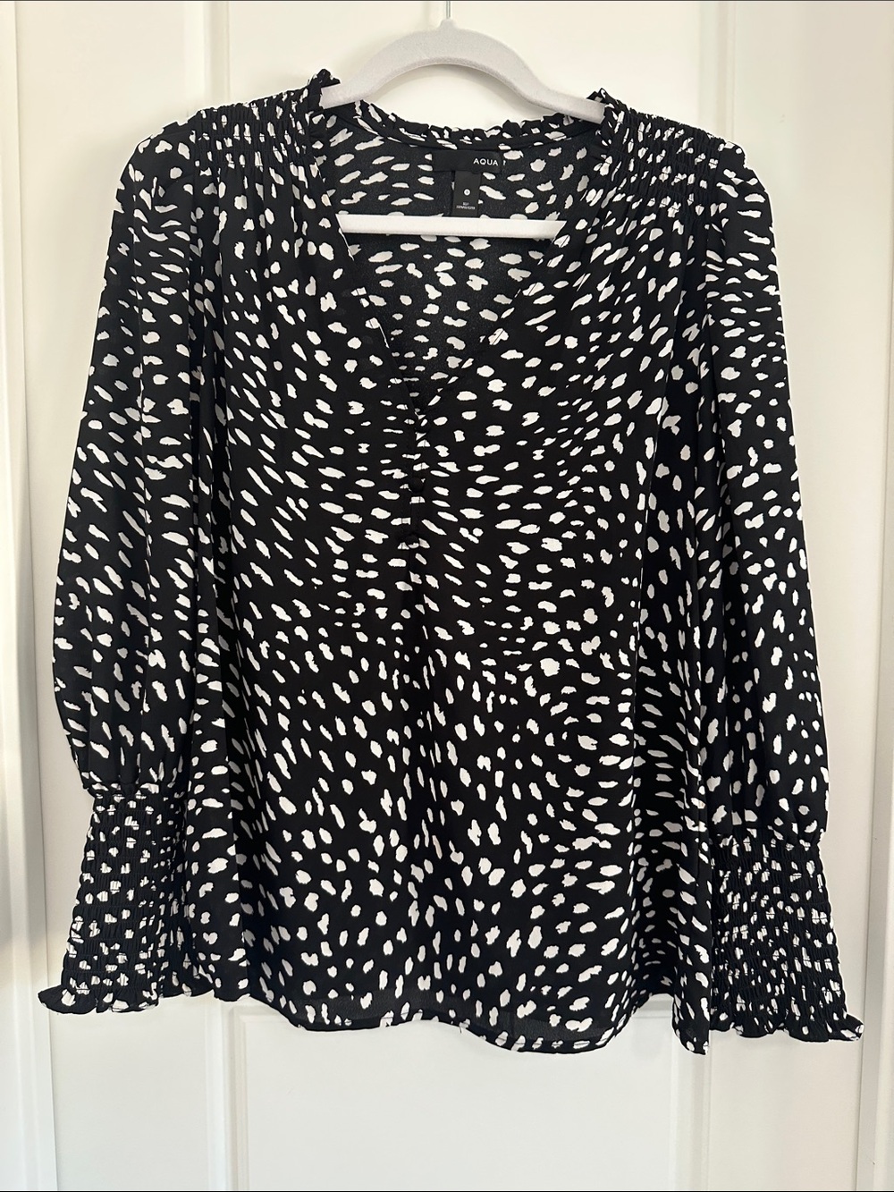 Aqua Black & White Speckle V-Neck Long Sleeve Blouse